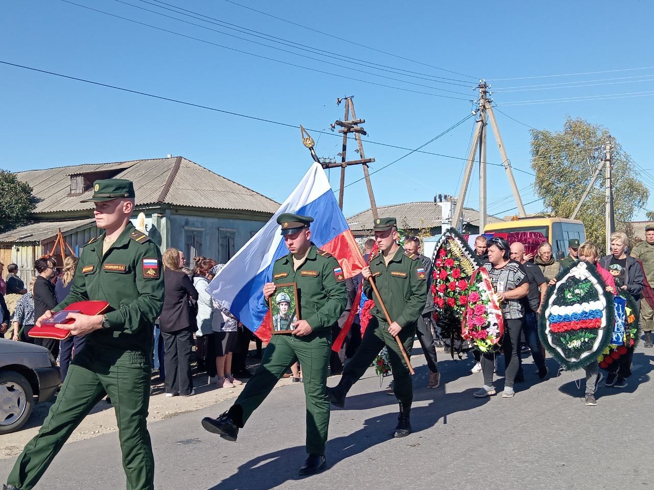 В Широком Карамыше простились с участником специальной военной операции Владимиром Полатовским.