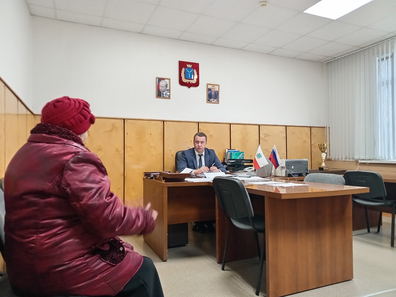 Глава Лысогорского района Сергей Владимирович Фартуков провел приём граждан по личным вопросам.