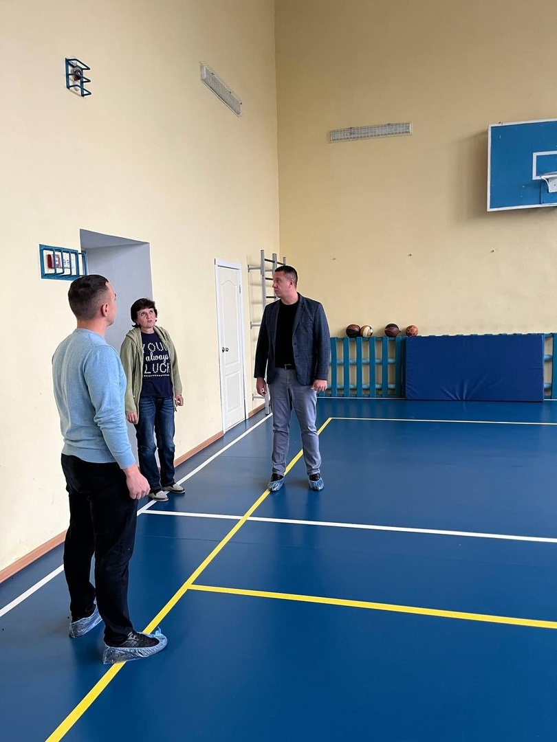 Сергей Фартуков посетил учреждения соцсферы в Новой Красавке.