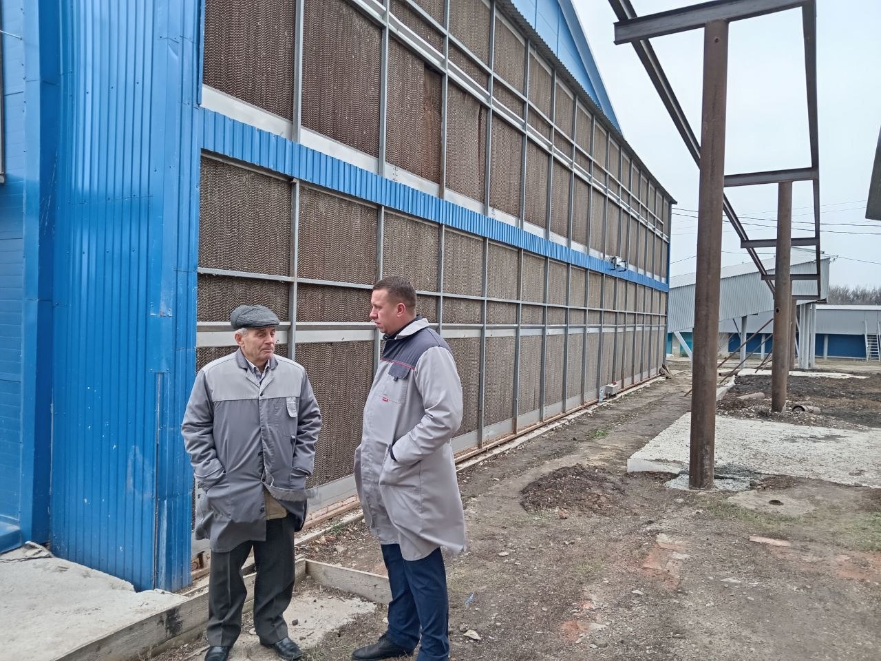 Глава района Сергей Фартуков посетил Лысогорскую птицефабрику.