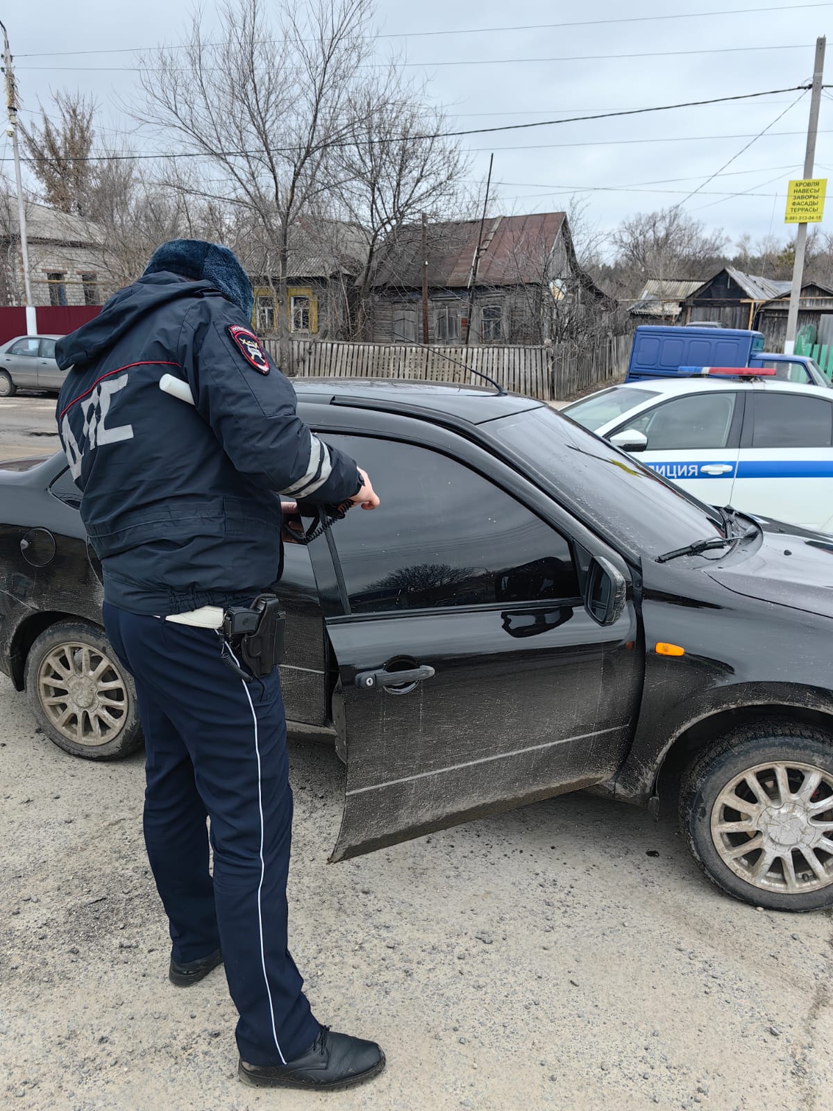 АВТОЛЮБИТЕЛЯ ИЗ КАЛИНИНСКА АРЕСТОВАЛИ НА 14 СУТОК ЗА ТОНИРОВКУ АВТОМОБИЛЯ.