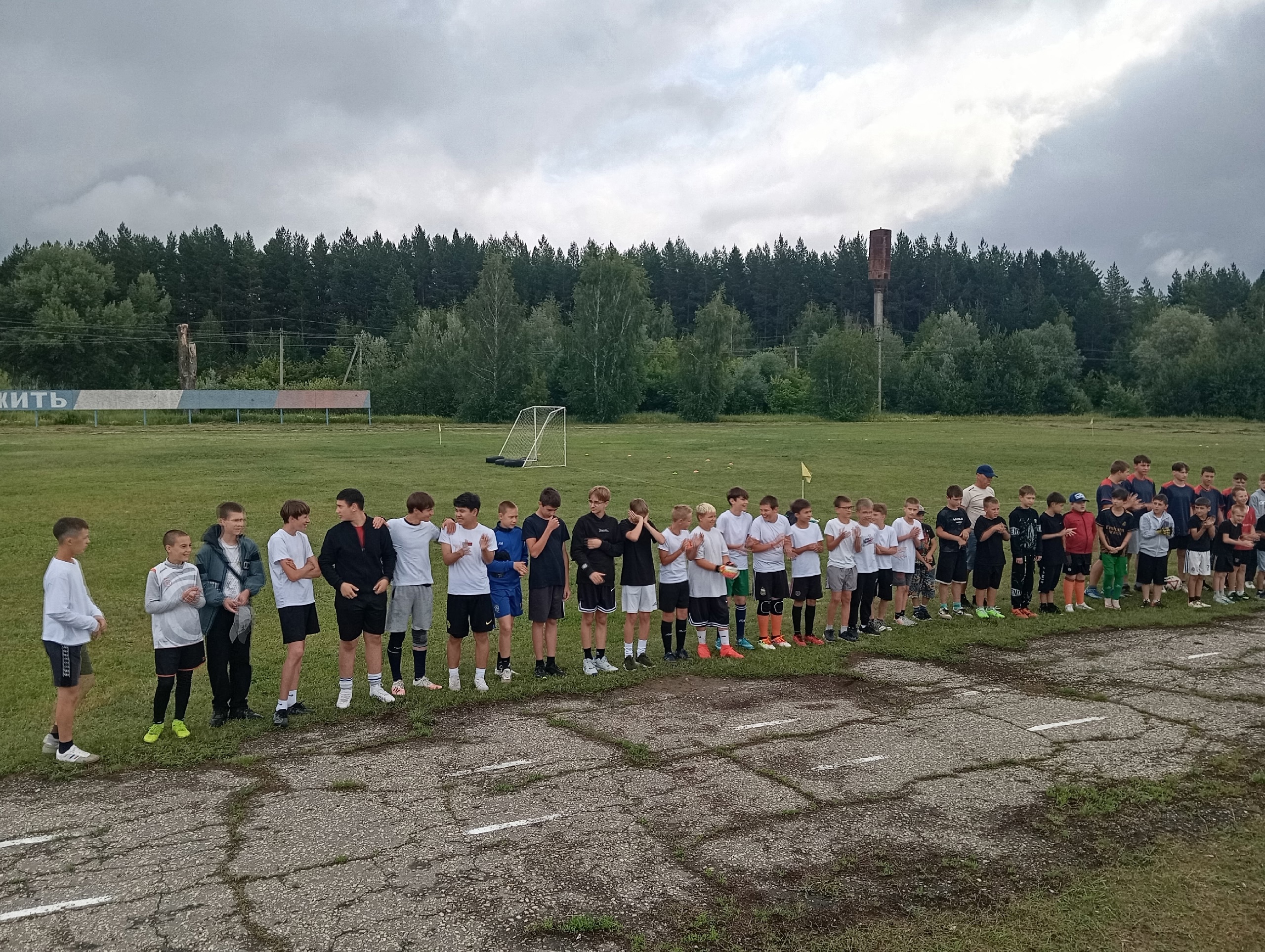 Сегодня состоялся муниципальный этап XXII открытого Областного турнира по футболу среди дворовых команд на Кубок Губернатора Саратовской области.