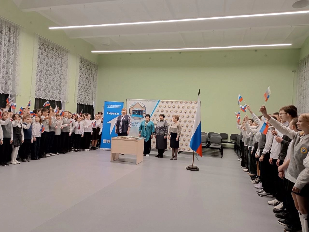В Лысогорской школе №1 стартовала  акция «80 добрых дел Победе».