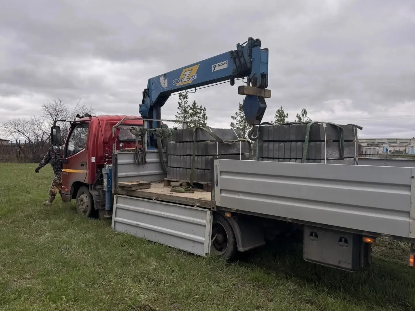 В Новой Красавке начаты работы по строительству универсальной спортивной площадки ..