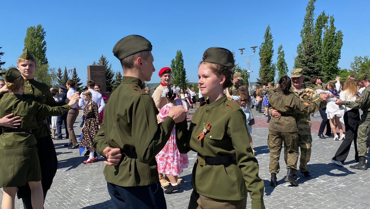 5 мая 2025 года в Саратове у мемориального комплекса «Журавли» прошла патриотическая акция, приуроченная к 80-летию Великой Победы.