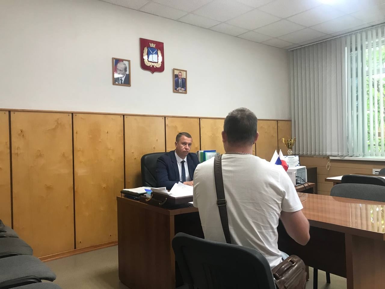 Глава Лысогорского муниципального района провел еженедельный прием граждан.