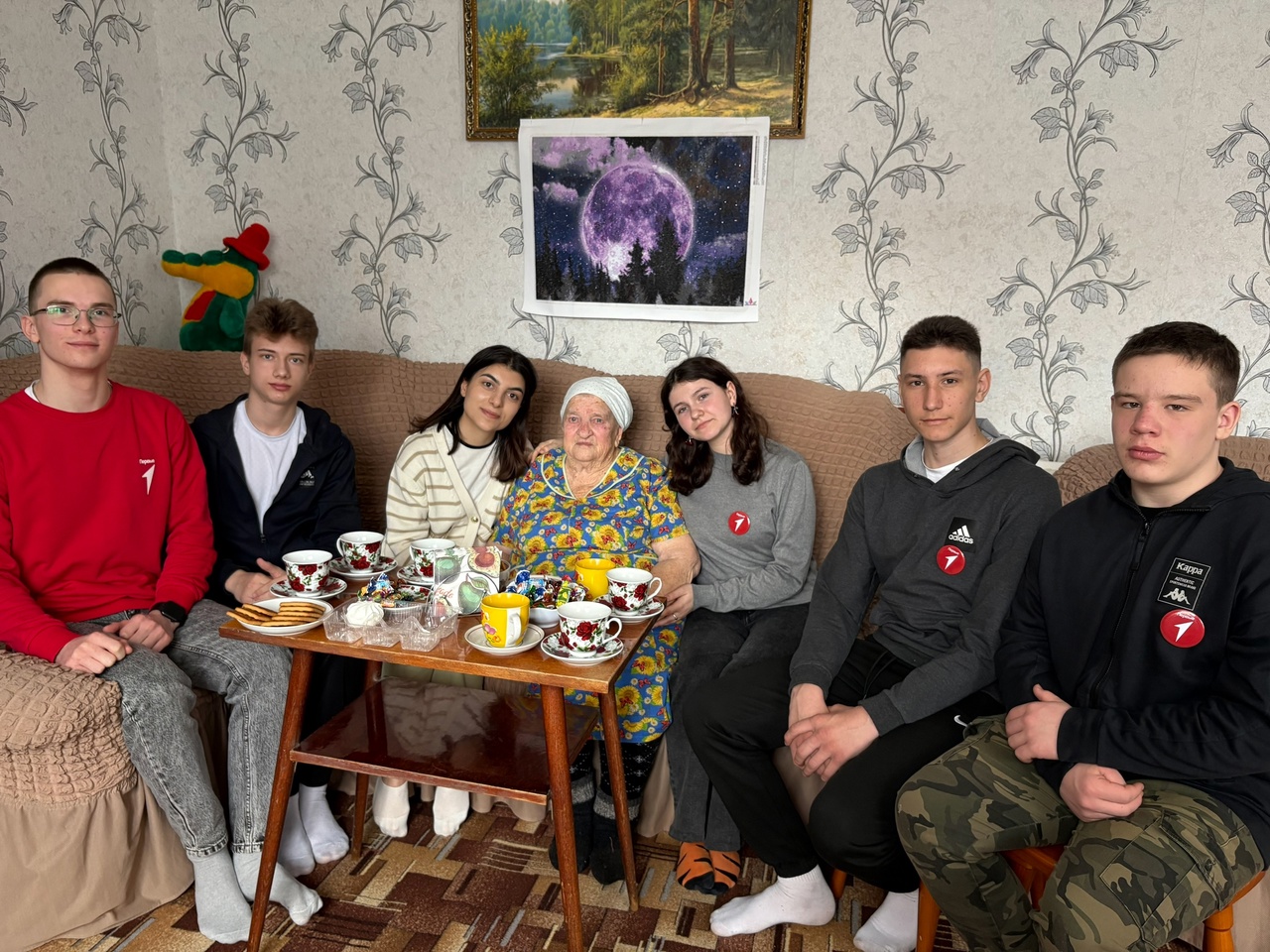 &quot;Первые&quot; навестили дочь Героя Советского союза, лысогорца Тихонова Константина Андреевича.