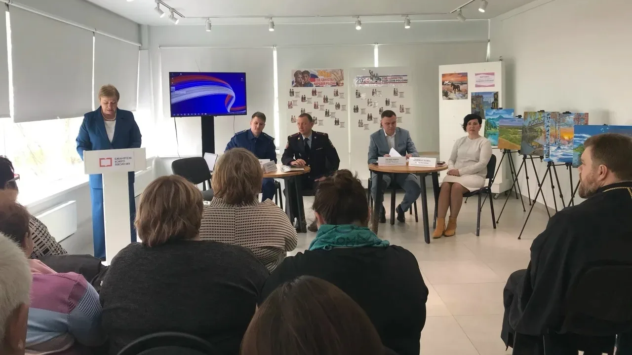 В Лысых Горах прошло совещание по вопросам укрепления этноконфессионального единства.