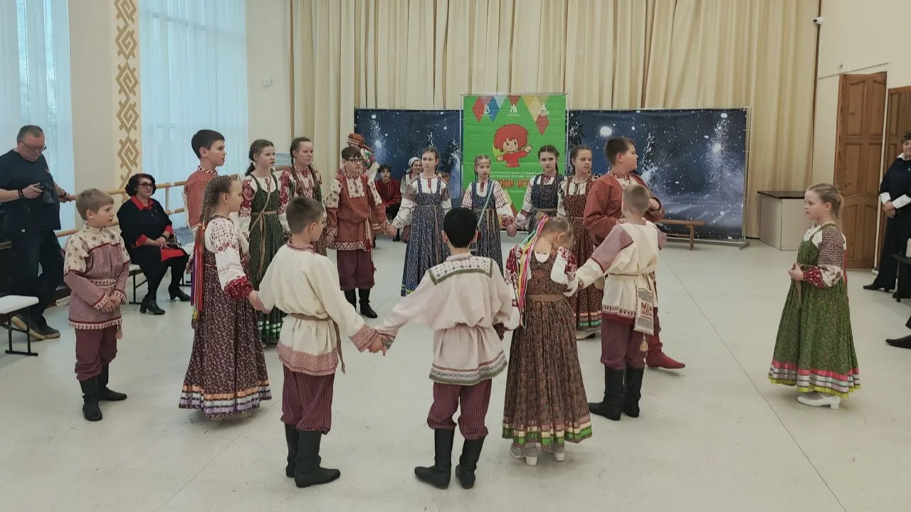 Коллективы районного Дворца культуры приняли участие в фестивале-конкурсе детских и семейных фольклорных коллективов «Наследники традиций» в г. Уфа.