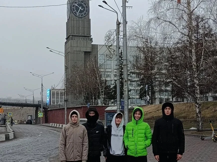 Лысогорские школьники шлют привет из Красноярска и готовятся к соревнованиям.