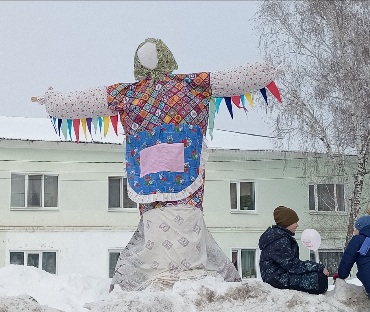 В Лысых Горах прошли мероприятия, посвященные проводам зимы - Масленице.
