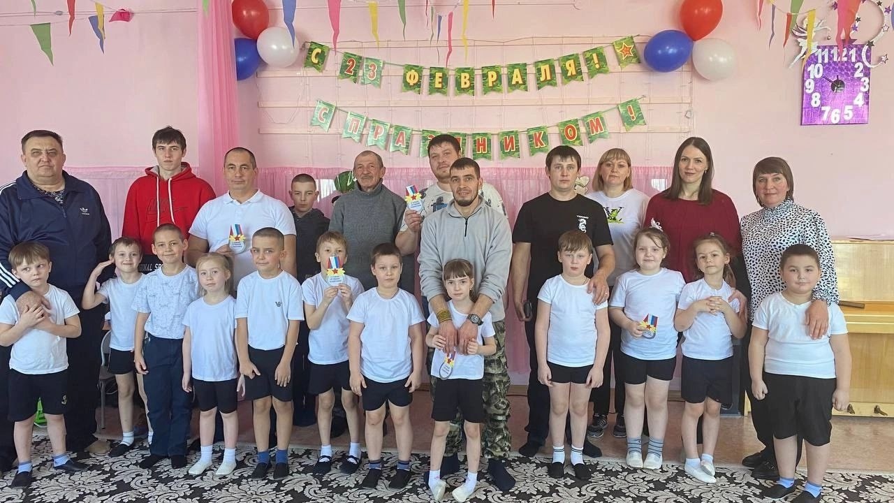 В Лысогорских детских садах прошли утренники, посвященные Дню защитника Отечества.