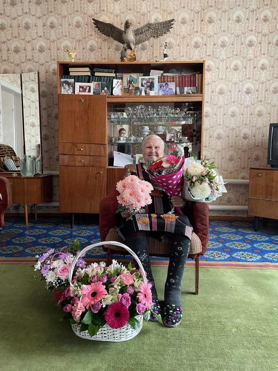 Сегодня в Лысых Горах отмечает свой солидный юбилей — 95 лет — замечательная женщина, труженик тыла, Попова Вера Захаровна!.
