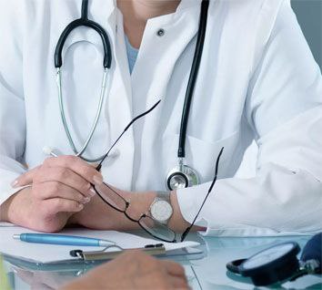 По поручению губернатора Романа Бусаргина выездные приемы узких специалистов в нашей районной больнице теперь будут проводиться еженедельно, а не раз в месяц. .