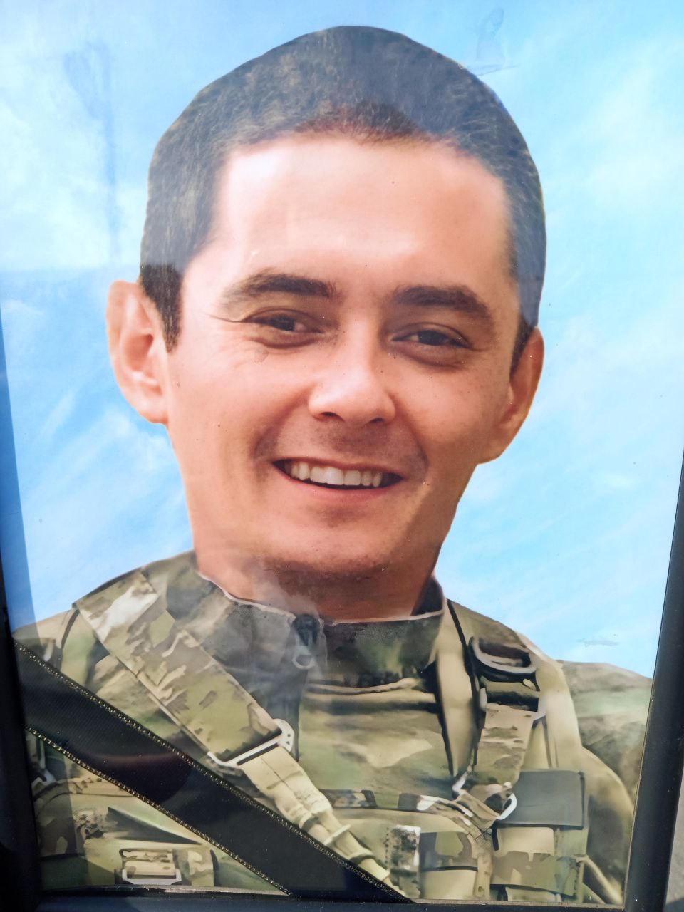 В Лысых Горах простились с погибшим участником специальной военной операции.