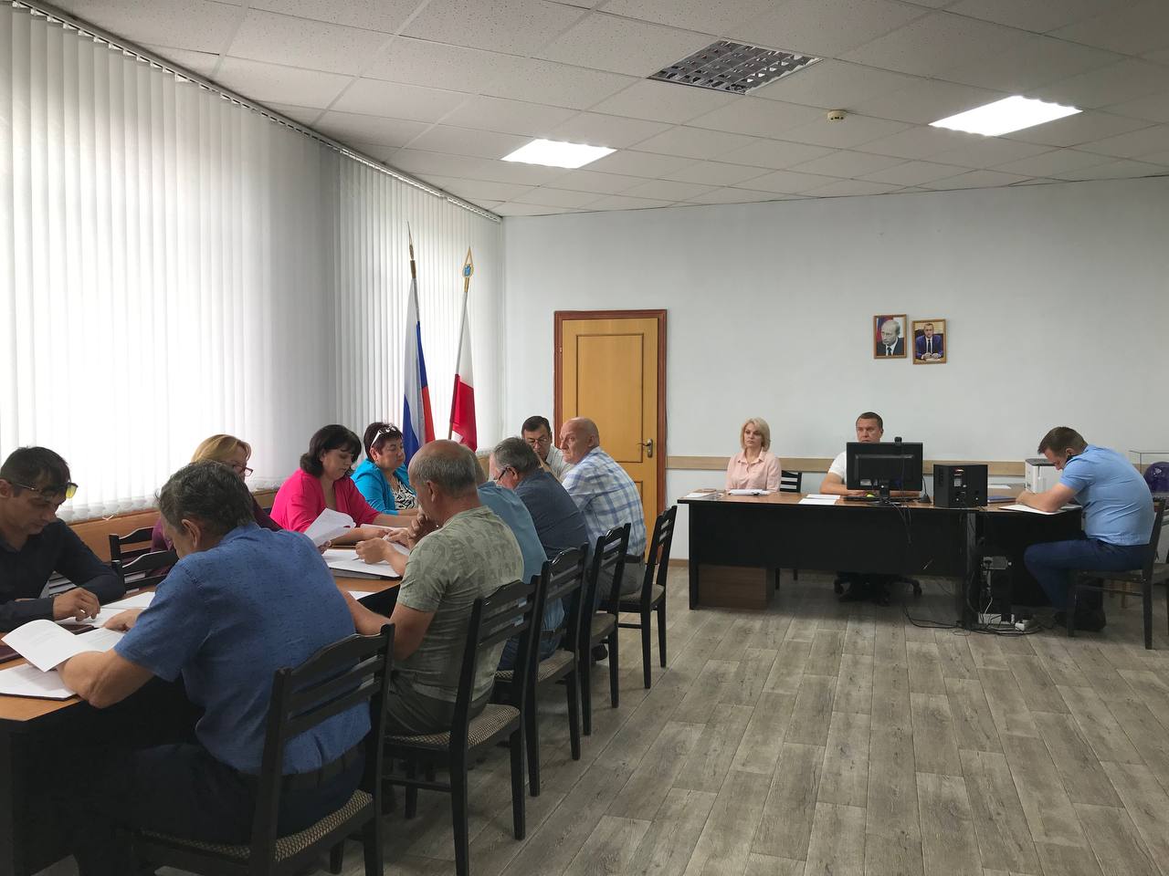 Глава Лысогорского муниципального района принял участие в заседании муниципального Собрания.