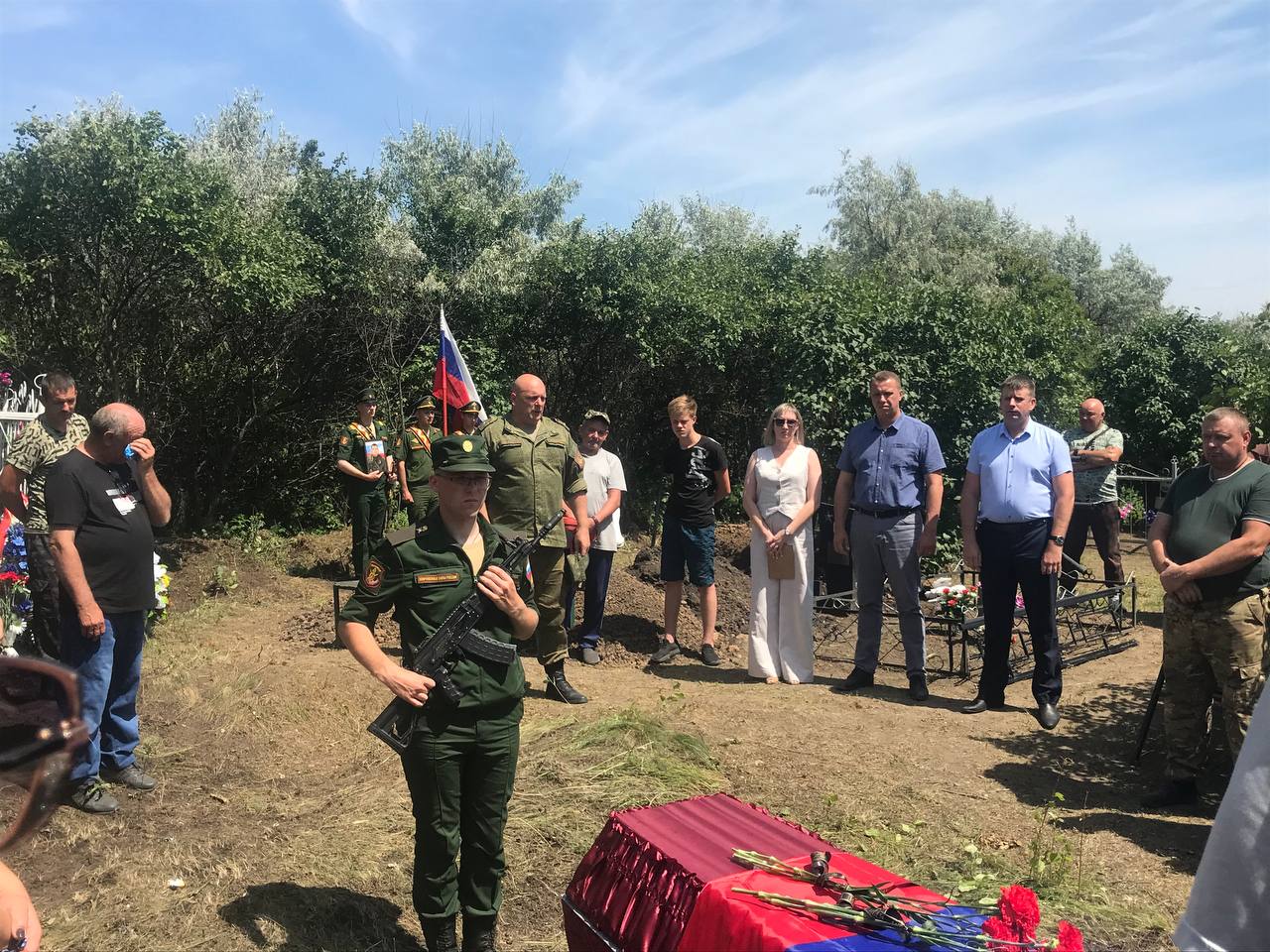 В Невежкино простились с участником СВО.
