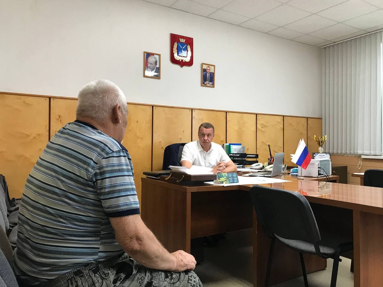 Глава Лысогорского муниципального района провел очередной прием граждан.