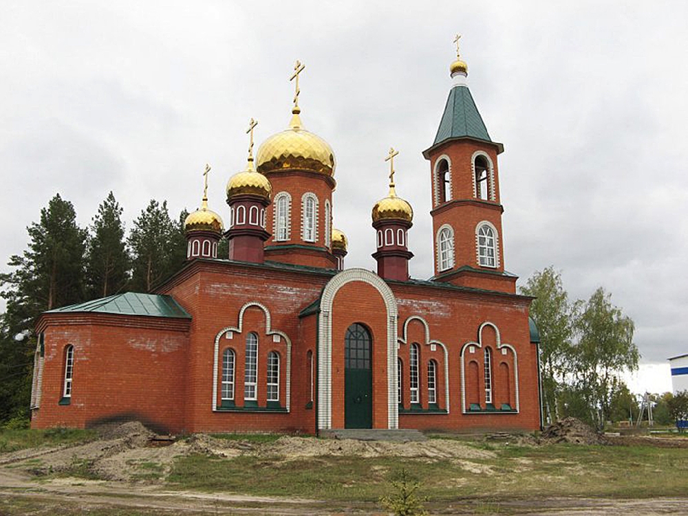 Храм во имя святого великомученика Димитрия Солунского.