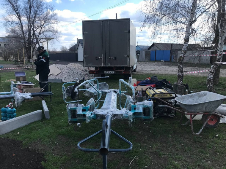 В Бутырках начали строительство спортивной площадки. В Бутырках начали строительство спортивной площадки.