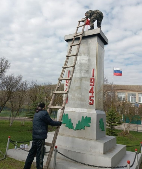 В районе продолжается месячник по благоустройству. В районе продолжается месячник по благоустройству.
