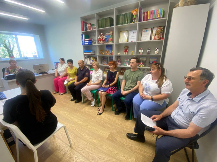 Неделя правовой помощи: Защита прав детей в Лысогорском районе. Неделя правовой помощи: Защита прав детей в Лысогорском районе.