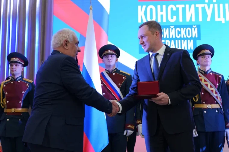 Председатель Лысогорского отделения "Боевого братства" Сергей Лаврик награжден орденом «За заслуги перед Отечеством». Председатель Лысогорского отделения "Боевого братства" Сергей Лаврик награжден орденом «За заслуги перед Отечеством».