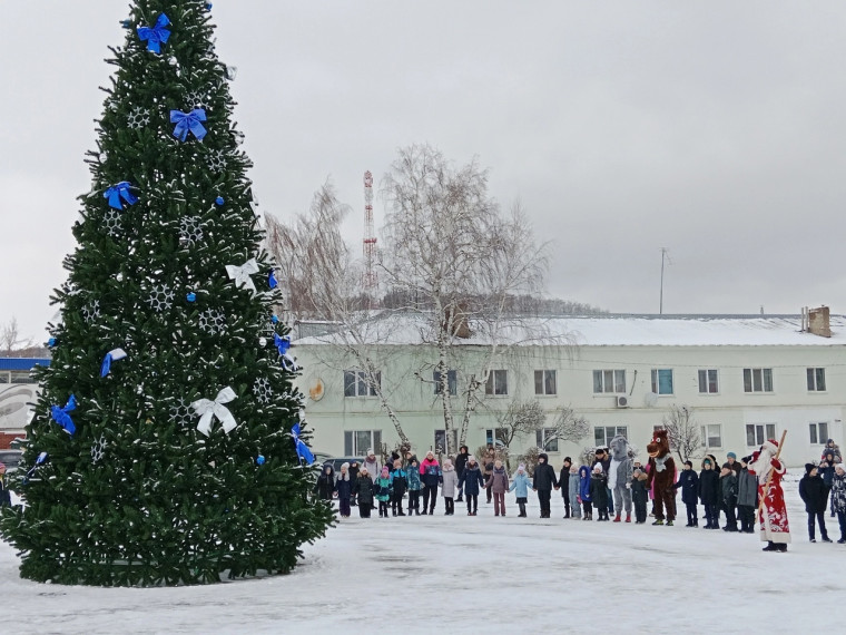 В Лысых Горах состоится открытие новогодней ёлки. В Лысых Горах состоится открытие новогодней ёлки.
