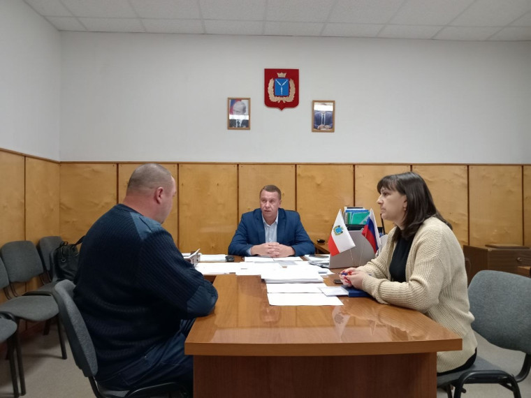 Глава района Сергей Фартуков встретился с участником специальной военной операции. Глава района Сергей Фартуков встретился с участником специальной военной операции.