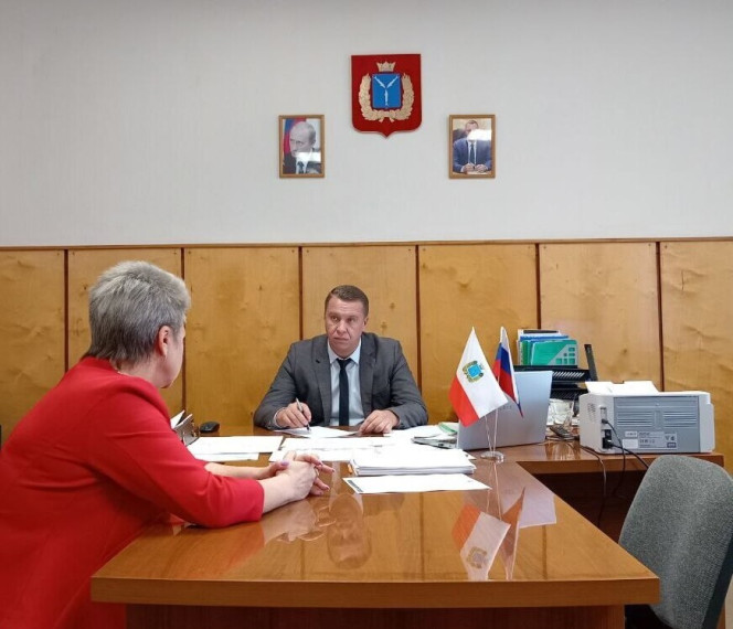 Глава района Сергей Фартуков провел еженедельный прием граждан. Глава района Сергей Фартуков провел еженедельный прием граждан.