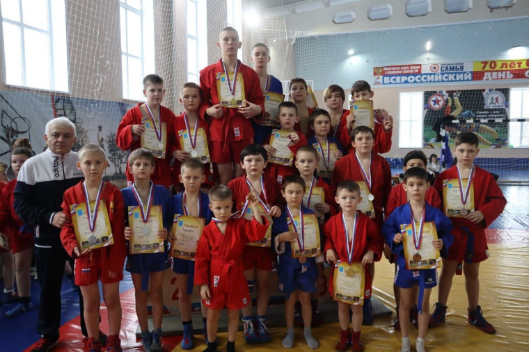 Лысогорские спортсмены заняли первое место в общекомандном зачете Новогоднего фестиваля самбо. Лысогорские спортсмены заняли первое место в общекомандном зачете Новогоднего фестиваля самбо.