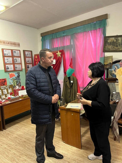 Исполняющий обязанности главы района Сергей Фартуков продолжает посещать объекты социальной сферы. Исполняющий обязанности главы района Сергей Фартуков продолжает посещать объекты социальной сферы.