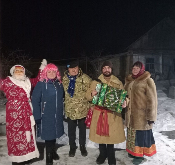 В Лысогорском районе встретили Рождество Христово. В Лысогорском районе встретили Рождество Христово.
