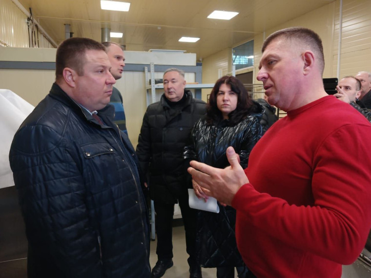 Лысогорский район с рабочим визитом посетил Заместитель Председателя Правительства области - министр сельского хозяйства области Роман Ковальский. Лысогорский район с рабочим визитом посетил Заместитель Председателя Правительства области - министр сельского хозяйства области Роман Ковальский.