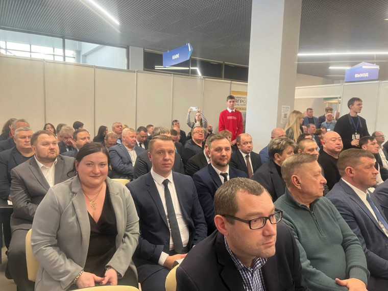 Глава Лысогорского района Сергей Фартуков принял участие в Агропромышленном форуме "Саратов-Агро.2025". Глава Лысогорского района Сергей Фартуков принял участие в Агропромышленном форуме "Саратов-Агро.2025".