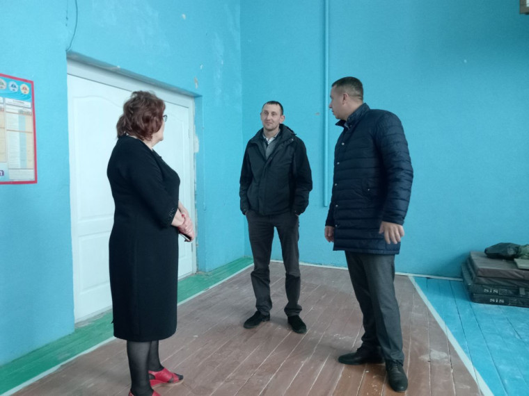 Исполняющий обязанности главы Лысогорского района Сергей Фартуков посетил Большерельненское муниципальное образование.